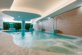 ViVi Homes - Breeze View, Sauna, Gym & Pool